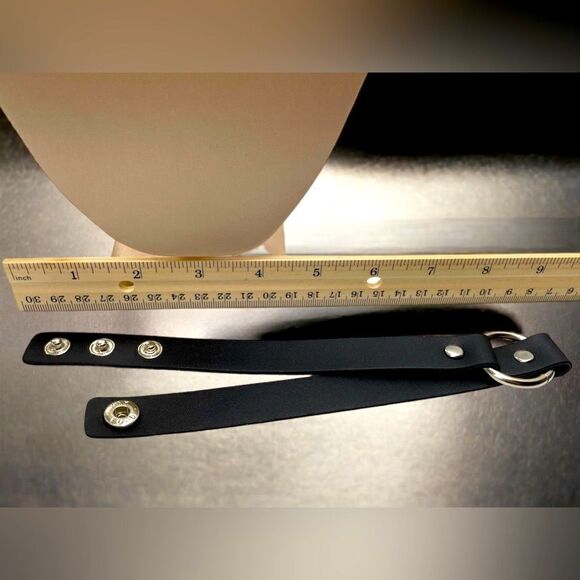 O-Ring l Soft PU Leather l Choker , Necklace l Adjustable l New - Picture 3 of 7